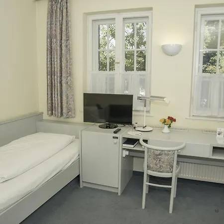 Gautinger Hof - Ruhig Im Fuenf-seen-land Nahe S-bahn Und Muenchen Hotel Gauting