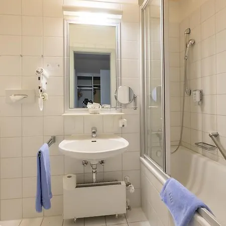 Gautinger Hof - Ruhig Im Fuenf-seen-land Nahe S-bahn Und Muenchen 3* Gauting