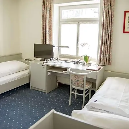 Hotel Gautinger Hof - Ruhig Im Fuenf-seen-land Nahe S-bahn Und Muenchen Gauting