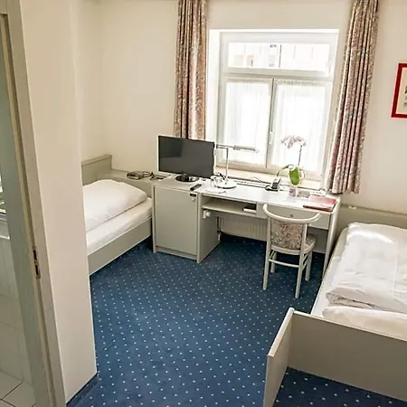 Gautinger Hof - Ruhig Im Fuenf-seen-land Nahe S-bahn Und Muenchen Hotel